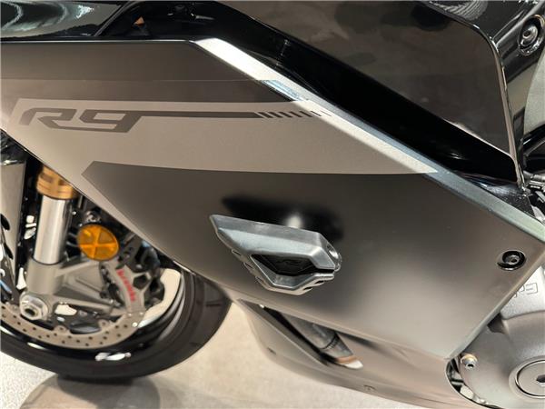2025 YAMAHA YZF-R9