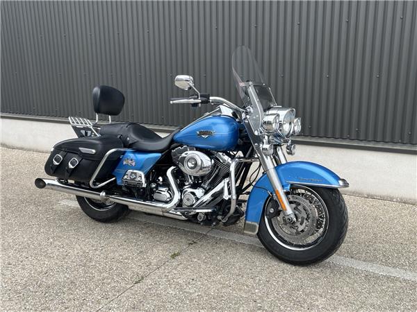 2011 HARLEY-DAVIDSON ROAD KING