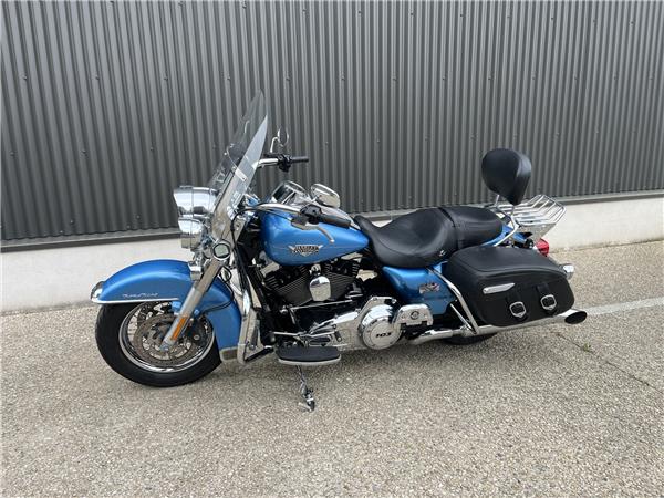 2011 HARLEY-DAVIDSON ROAD KING