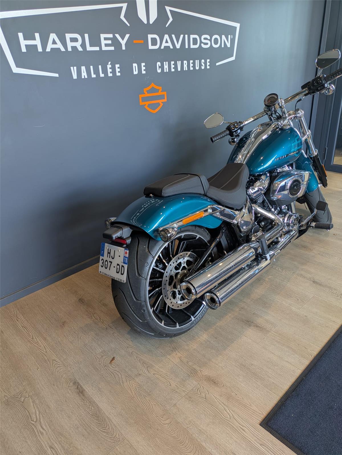2026 HARLEY-DAVIDSON BREAKOUT