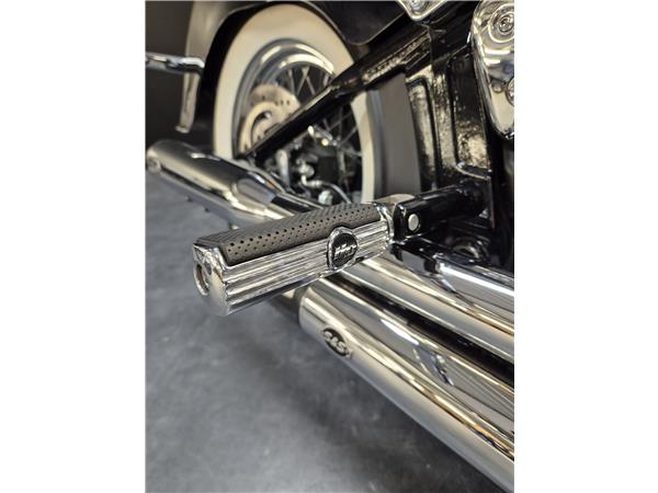 2019 HARLEY-DAVIDSON DELUXE