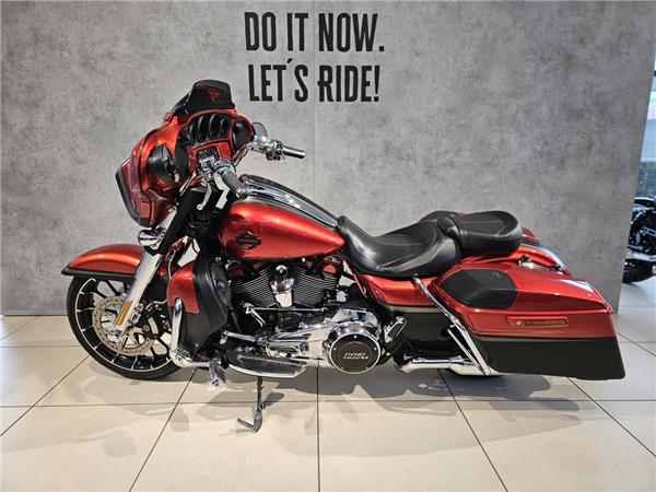 CVO FLHXSE STREET GLIDE 