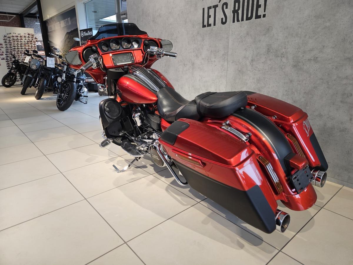 CVO FLHXSE STREET GLIDE 
