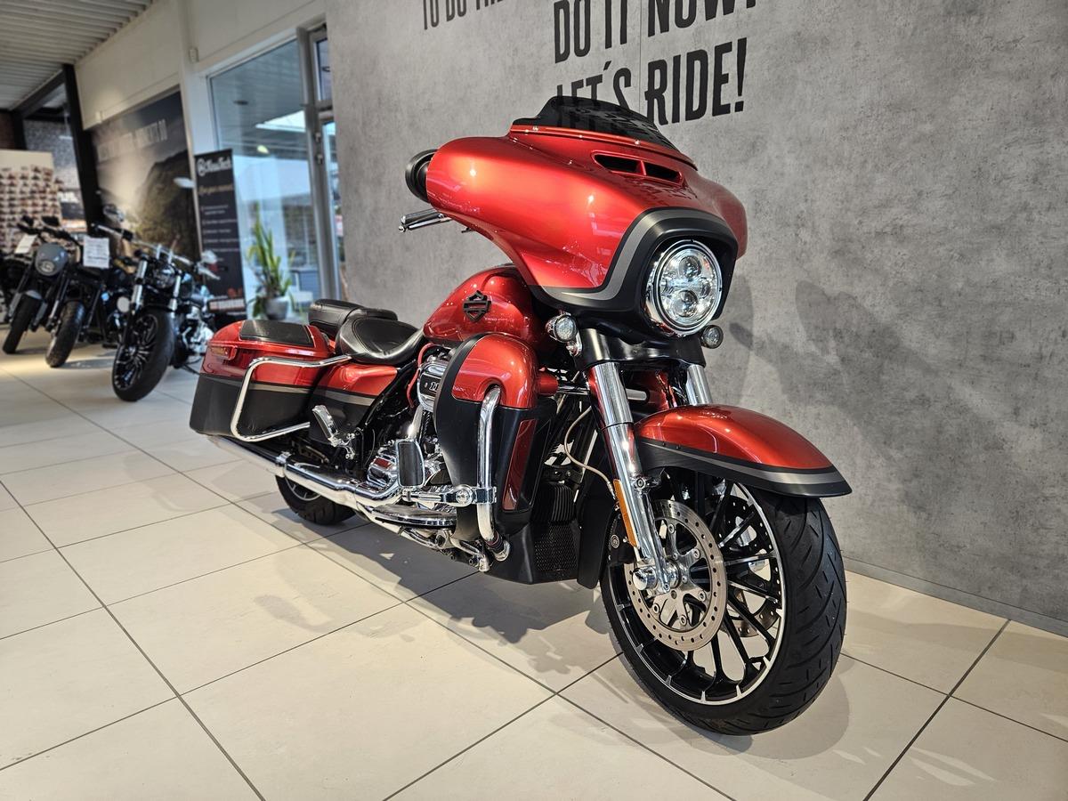 CVO FLHXSE STREET GLIDE 