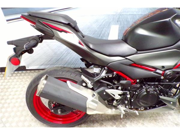 2025 KAWASAKI Z500