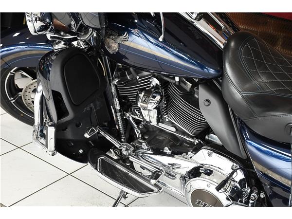 2018 HARLEY-DAVIDSON CVO FLHTKSE ELECTRA GLIDE ULTRA LIMITED