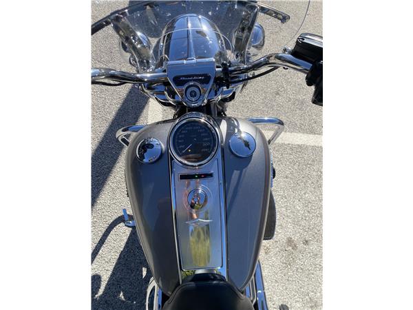 2017 HARLEY-DAVIDSON ROAD KING
