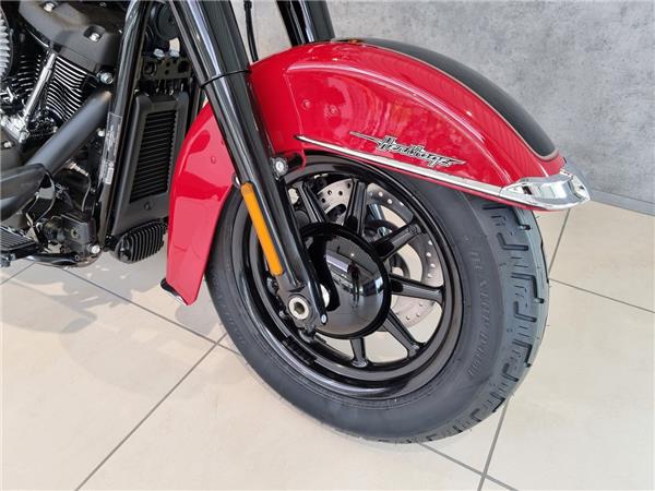 FLHCS Softail Heritage Classic 