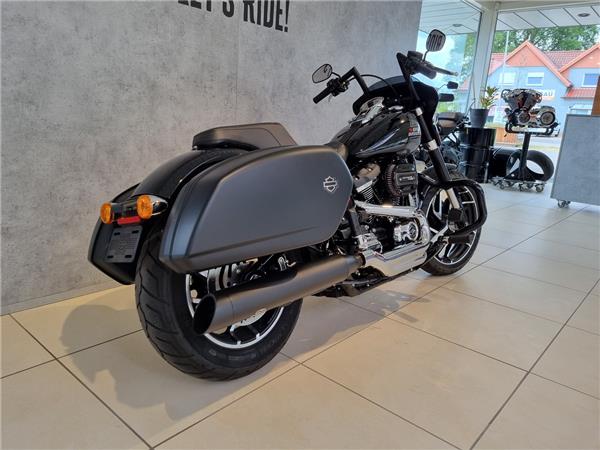 FLSB Softail Sport Glide 