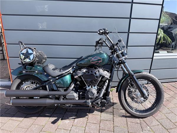 FXBB Softail Street Bob Custom Bike