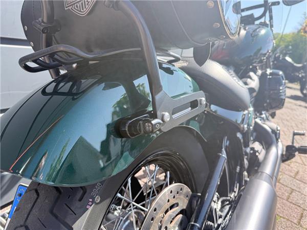 FXBB Softail Street Bob Custom Bike