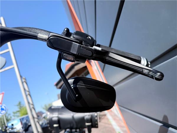 FXBB Softail Street Bob Custom Bike