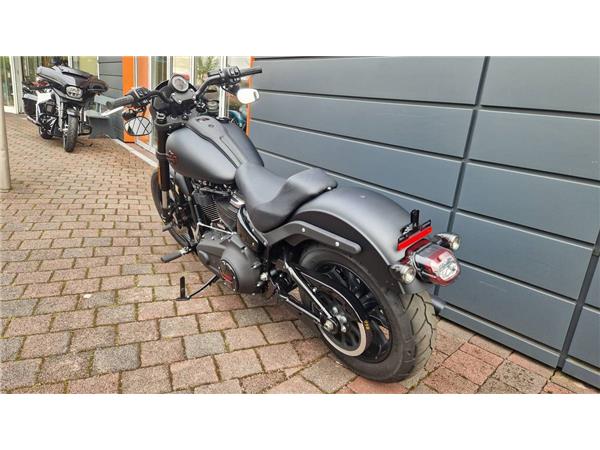 LOW RIDER S FXLRS Matt Schwarz Vorverlegte Raste