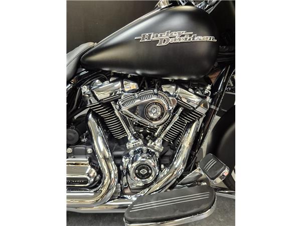2016 HARLEY-DAVIDSON STREET GLIDE