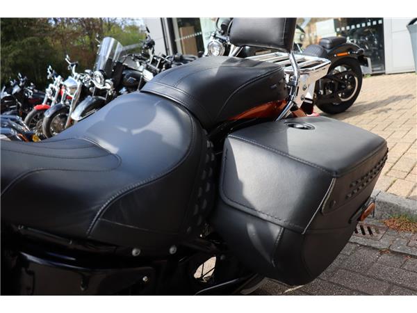 2020 HARLEY-DAVIDSON SOFTAIL FLHCS HERITAGE CLASSIC 114