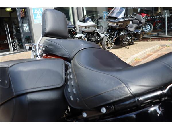 2020 HARLEY-DAVIDSON SOFTAIL FLHCS HERITAGE CLASSIC 114