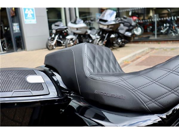 2022 HARLEY-DAVIDSON CVO FLTRXSE ROAD GLIDE