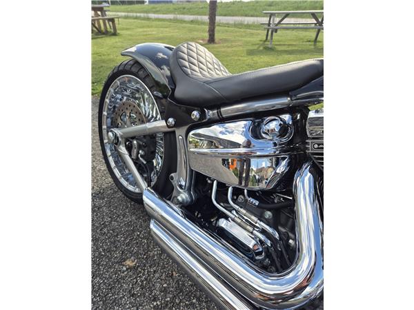 2013 HARLEY-DAVIDSON BREAKOUT