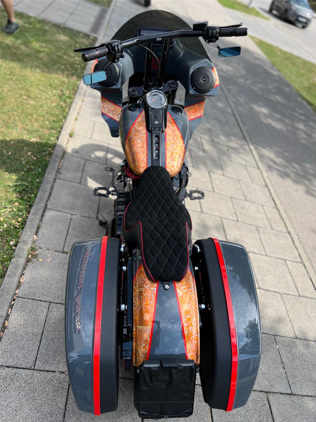 FLSB Softail Sport Glide Clubstyle Custom Umbau