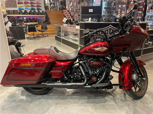FLTRXS Road Glide Special 120th Any J&H Auspuff
