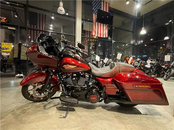 FLTRXS Road Glide Special 120th Any J&H Auspuff