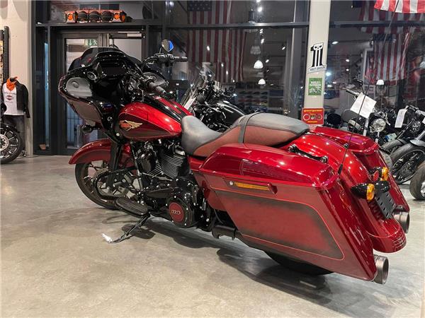 FLTRXS Road Glide Special 120th Any J&H Auspuff