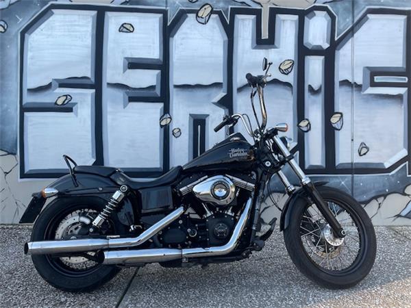 Street bob 103