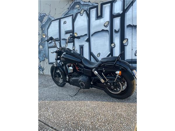 Street bob 103