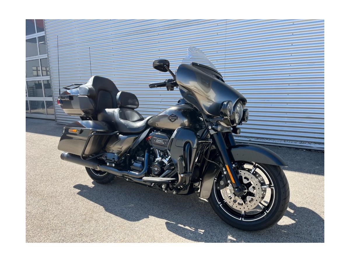 2018 Harley-Davidson CVO Ultra Limited FLHTKSE