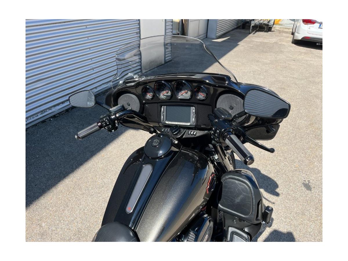 2018 Harley-Davidson CVO Ultra Limited FLHTKSE
