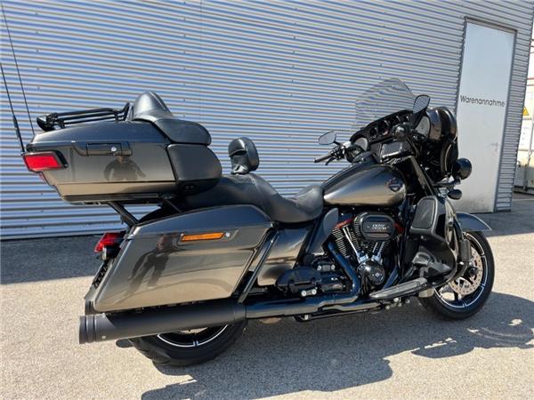 2018 Harley-Davidson CVO Ultra Limited FLHTKSE