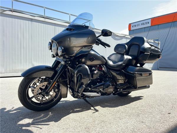 2018 Harley-Davidson CVO Ultra Limited FLHTKSE