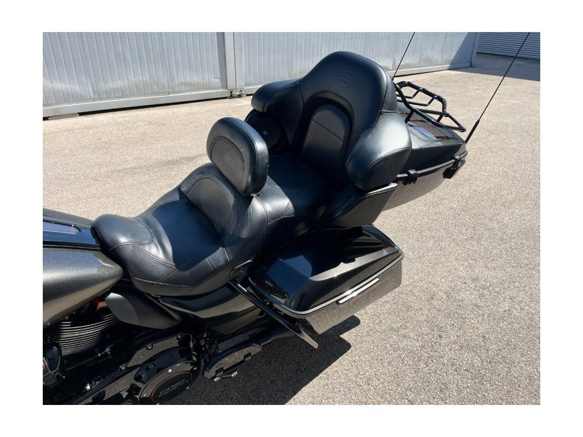 2018 Harley-Davidson CVO Ultra Limited FLHTKSE
