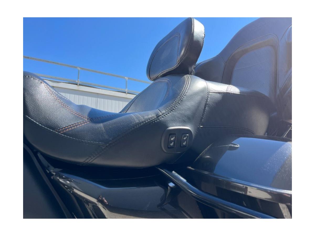 2018 Harley-Davidson CVO Ultra Limited FLHTKSE