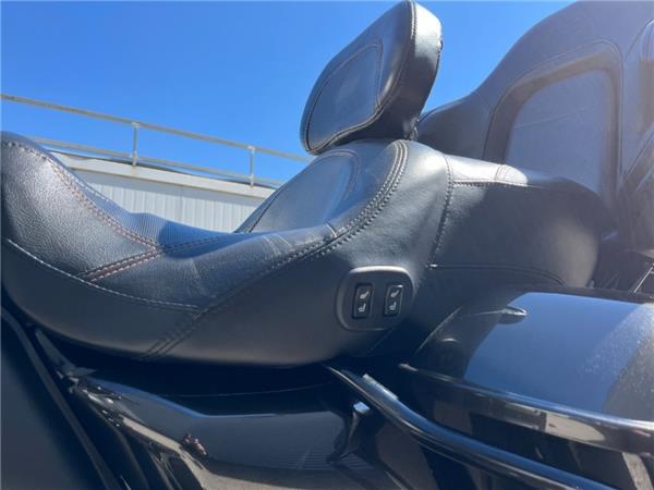 2018 Harley-Davidson CVO Ultra Limited FLHTKSE