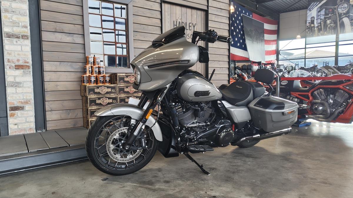 FLHXSE CVO STREET GLIDE 
