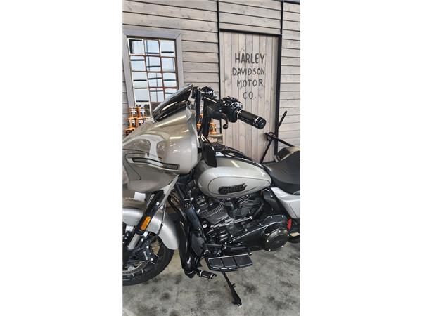 FLHXSE CVO STREET GLIDE 