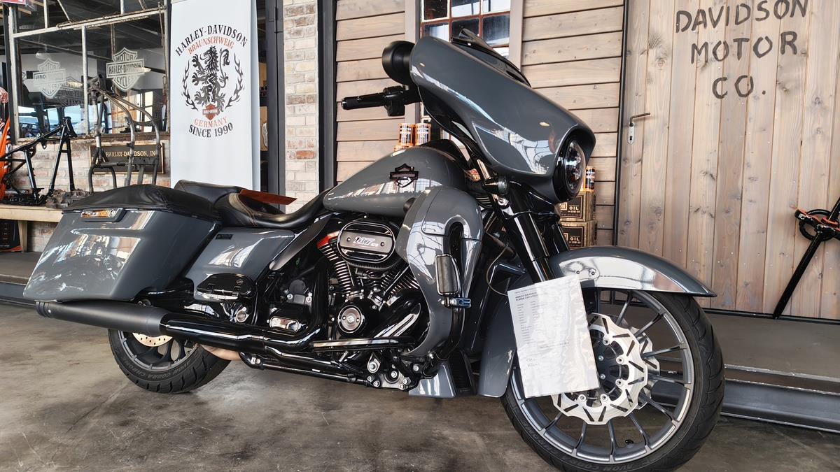 FLHXSE CVO STREET GLIDE 