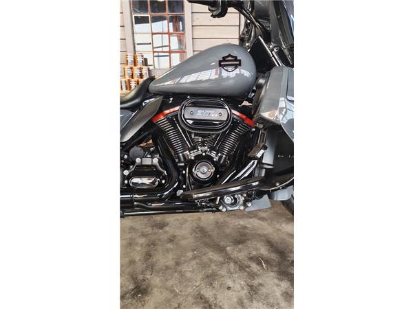 FLHXSE CVO STREET GLIDE 