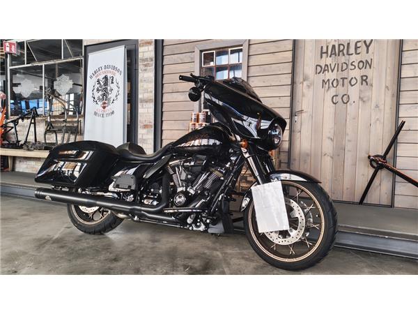 FLHXST Street Glide ST 
