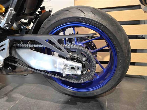 2023 Yamaha MT-09 SP (MTN890D) SILVER