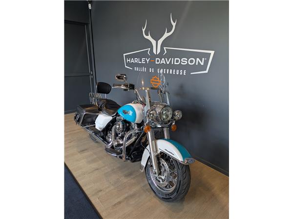 2016 HARLEY-DAVIDSON ROAD KING