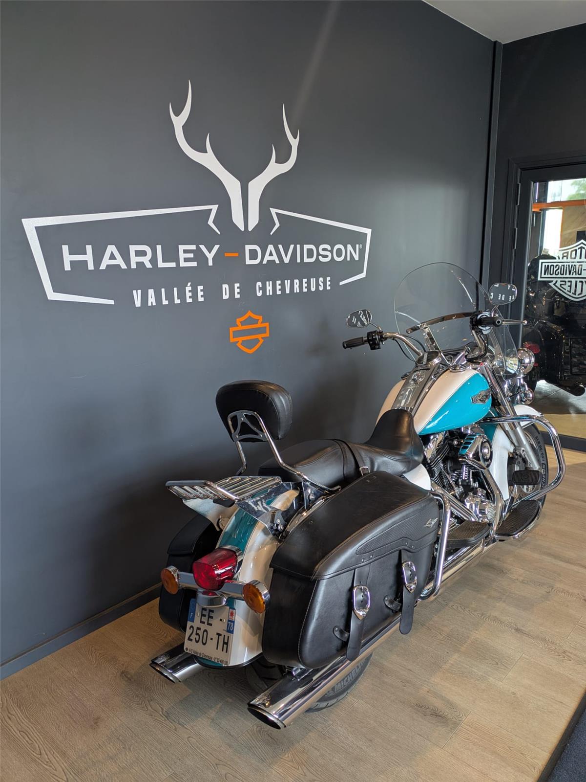 2016 HARLEY-DAVIDSON ROAD KING