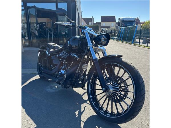 2017 HARLEY-DAVIDSON BREAKOUT