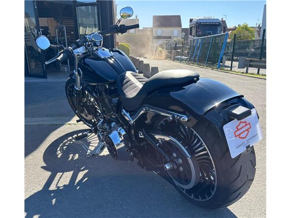 2017 HARLEY-DAVIDSON BREAKOUT