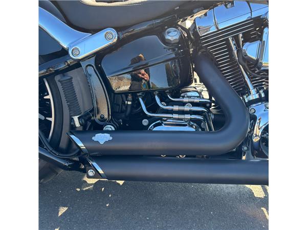 2017 HARLEY-DAVIDSON BREAKOUT