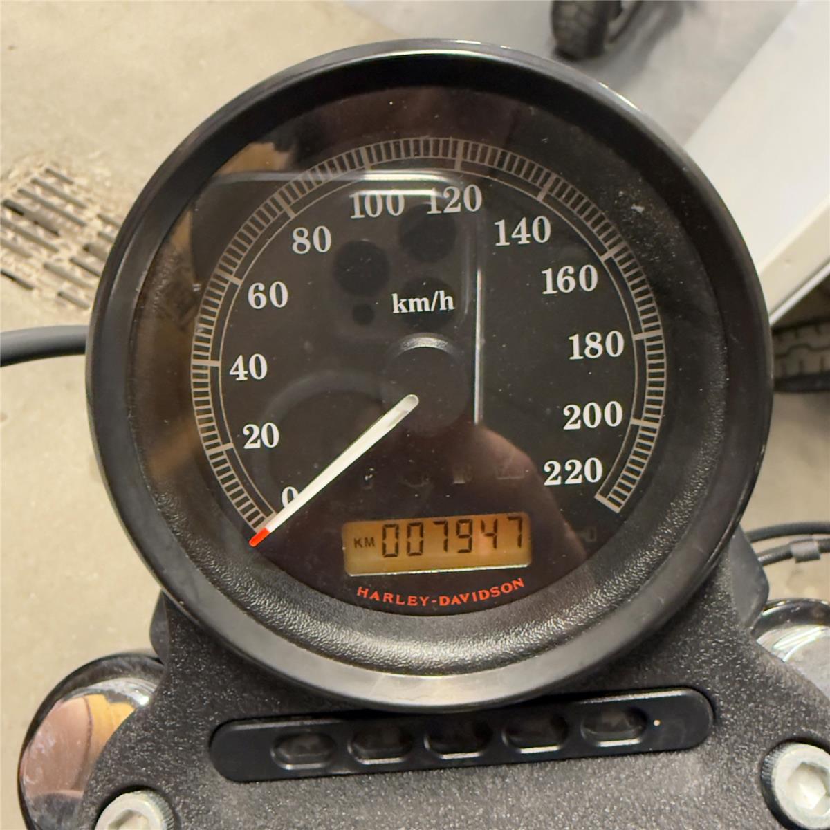 2011 HARLEY-DAVIDSON SPORTSTER 883