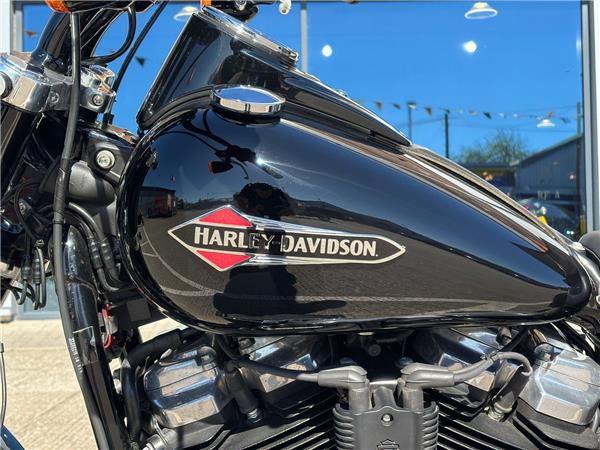 2021 HARLEY-DAVIDSON SOFTAIL FLSL SLIM