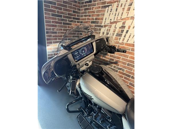 2023 harley-davidson FLHXSE Street Glide CVO 121