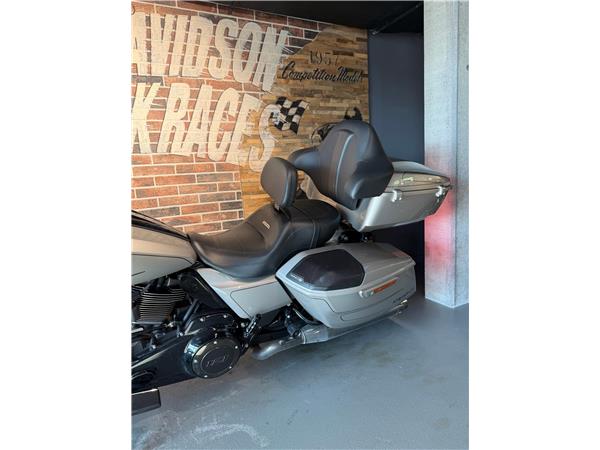 2023 harley-davidson FLHXSE Street Glide CVO 121